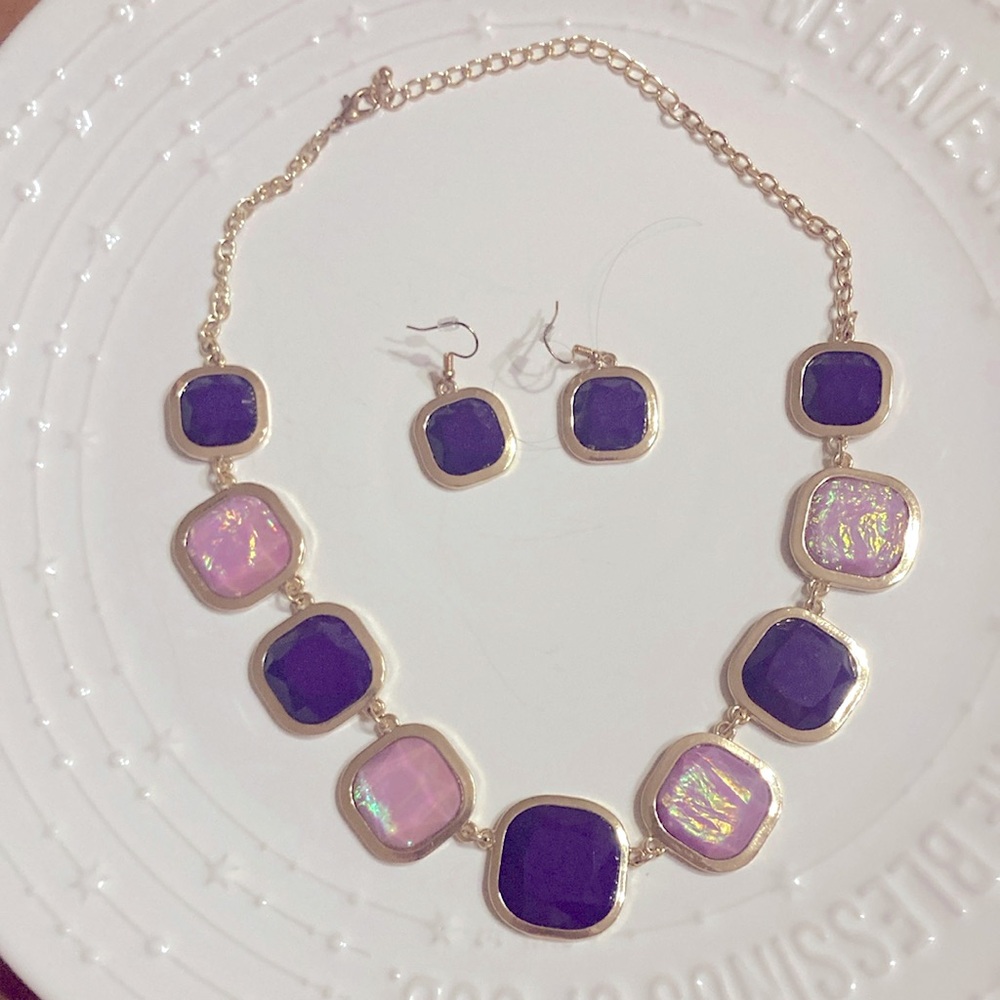 Necklace and earring set